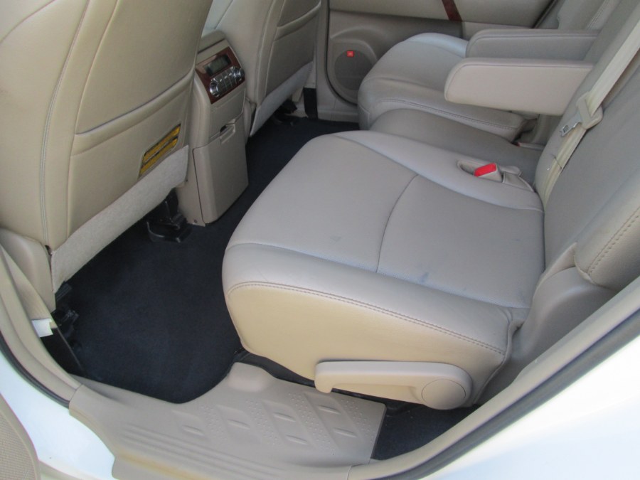 2011 Toyota Highlander 4WD 4dr V6 Limited (Natl), available for sale in Levittown, Pennsylvania | Levittown Auto. Levittown, Pennsylvania 2011 Toyota Highlander 4WD 4dr V6 Limited (Natl), available for sale in Levittown, Pennsylvania | Levittown Auto. Levittown, Pennsylvania