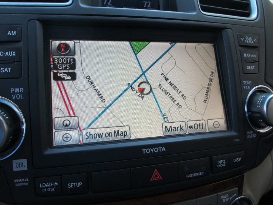 2011 Toyota Highlander 4WD 4dr V6 Limited (Natl), available for sale in Levittown, Pennsylvania | Levittown Auto. Levittown, Pennsylvania 2011 Toyota Highlander 4WD 4dr V6 Limited (Natl), available for sale in Levittown, Pennsylvania | Levittown Auto. Levittown, Pennsylvania