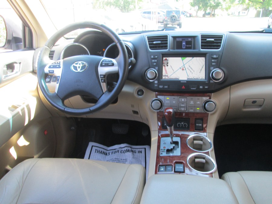 2011 Toyota Highlander 4WD 4dr V6 Limited (Natl), available for sale in Levittown, Pennsylvania | Levittown Auto. Levittown, Pennsylvania 2011 Toyota Highlander 4WD 4dr V6 Limited (Natl), available for sale in Levittown, Pennsylvania | Levittown Auto. Levittown, Pennsylvania
