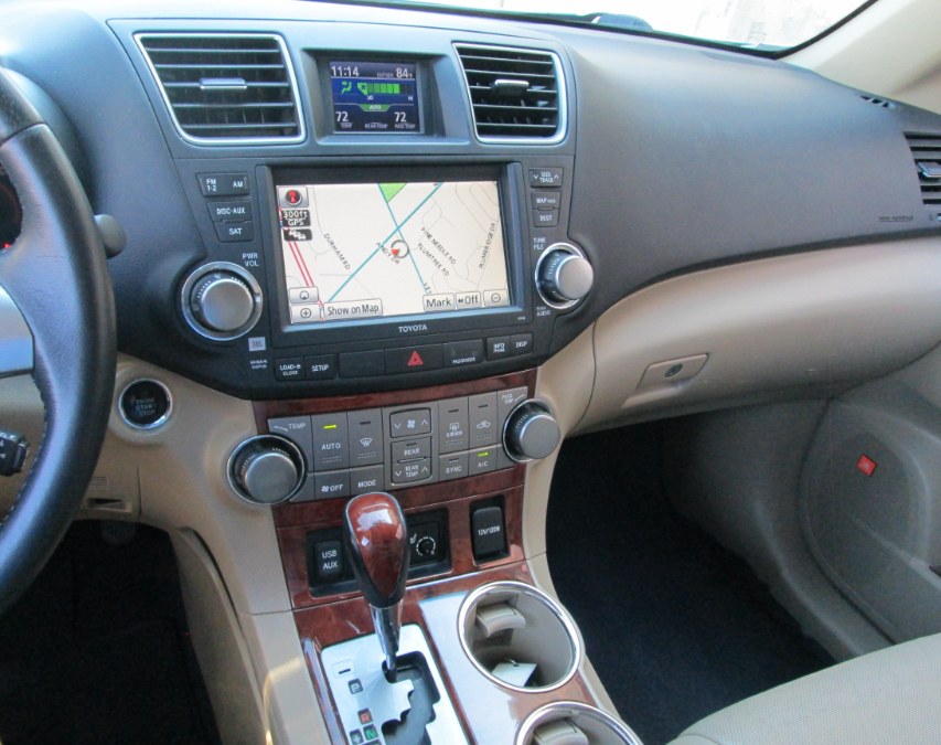 2011 Toyota Highlander 4WD 4dr V6 Limited (Natl), available for sale in Levittown, Pennsylvania | Levittown Auto. Levittown, Pennsylvania 2011 Toyota Highlander 4WD 4dr V6 Limited (Natl), available for sale in Levittown, Pennsylvania | Levittown Auto. Levittown, Pennsylvania