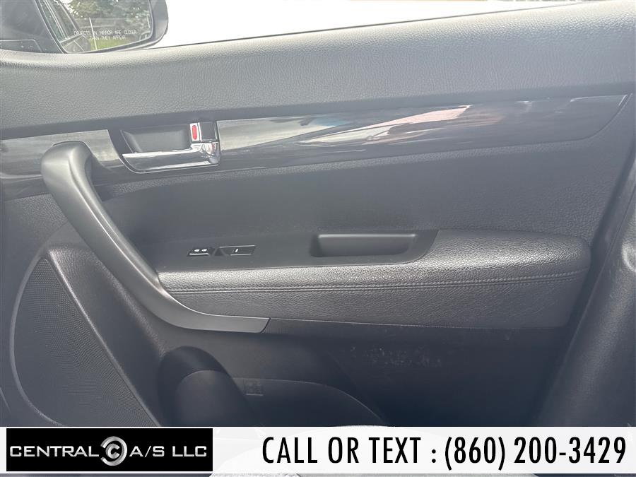 2013 Kia Sorento 2WD 4dr I4 LX, available for sale in East Windsor, Connecticut | Central A/S LLC. East Windsor, Connecticut 2013 Kia Sorento 2WD 4dr I4 LX, available for sale in East Windsor, Connecticut | Central A/S LLC. East Windsor, Connecticut