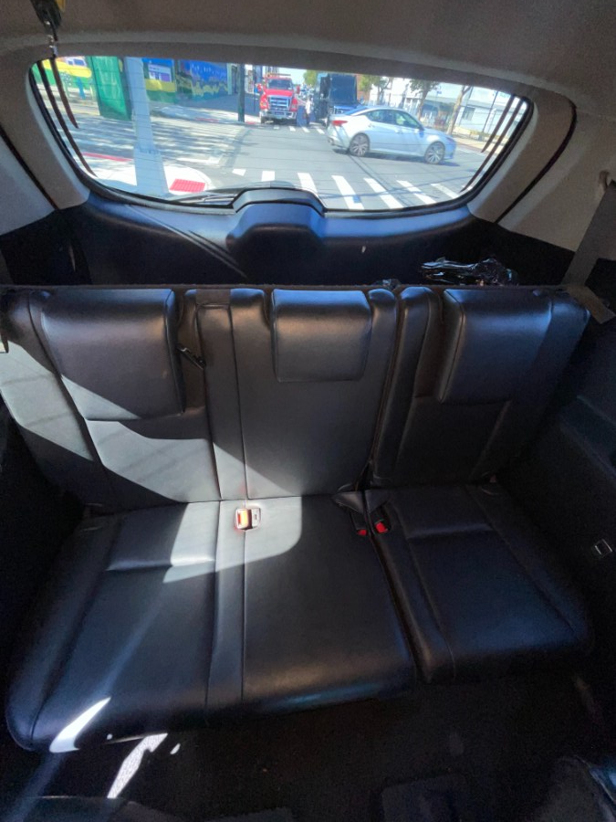 2019 Toyota Highlander XLE V6 AWD (Natl), available for sale in BROOKLYN, New York | Deals on Wheels International Auto. BROOKLYN, New York 2019 Toyota Highlander XLE V6 AWD (Natl), available for sale in BROOKLYN, New York | Deals on Wheels International Auto. BROOKLYN, New York