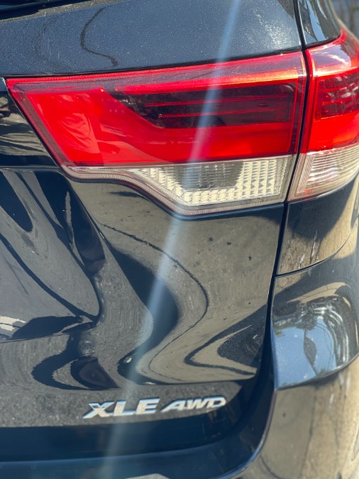 2019 Toyota Highlander XLE V6 AWD (Natl), available for sale in BROOKLYN, New York | Deals on Wheels International Auto. BROOKLYN, New York 2019 Toyota Highlander XLE V6 AWD (Natl), available for sale in BROOKLYN, New York | Deals on Wheels International Auto. BROOKLYN, New York