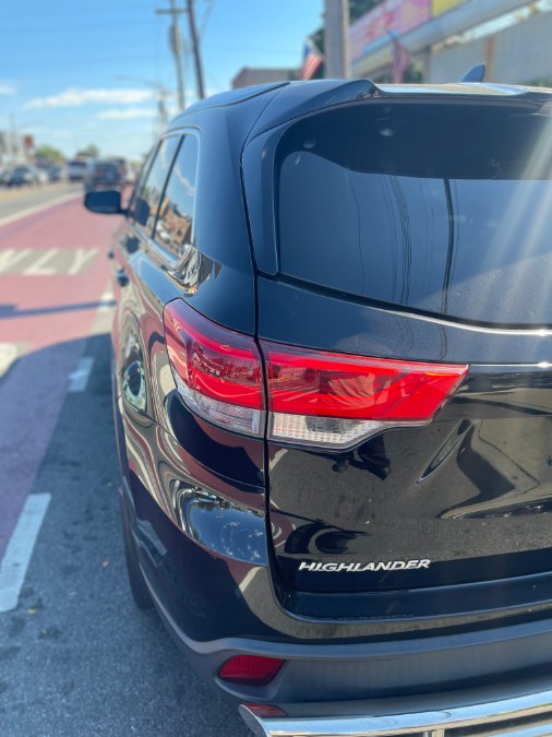 2019 Toyota Highlander XLE V6 AWD (Natl), available for sale in BROOKLYN, New York | Deals on Wheels International Auto. BROOKLYN, New York 2019 Toyota Highlander XLE V6 AWD (Natl), available for sale in BROOKLYN, New York | Deals on Wheels International Auto. BROOKLYN, New York
