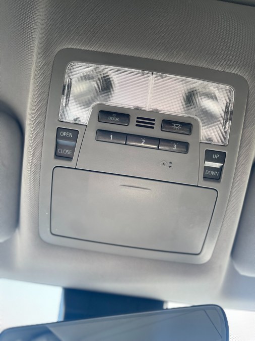 2019 Toyota Highlander XLE V6 AWD (Natl), available for sale in BROOKLYN, New York | Deals on Wheels International Auto. BROOKLYN, New York 2019 Toyota Highlander XLE V6 AWD (Natl), available for sale in BROOKLYN, New York | Deals on Wheels International Auto. BROOKLYN, New York