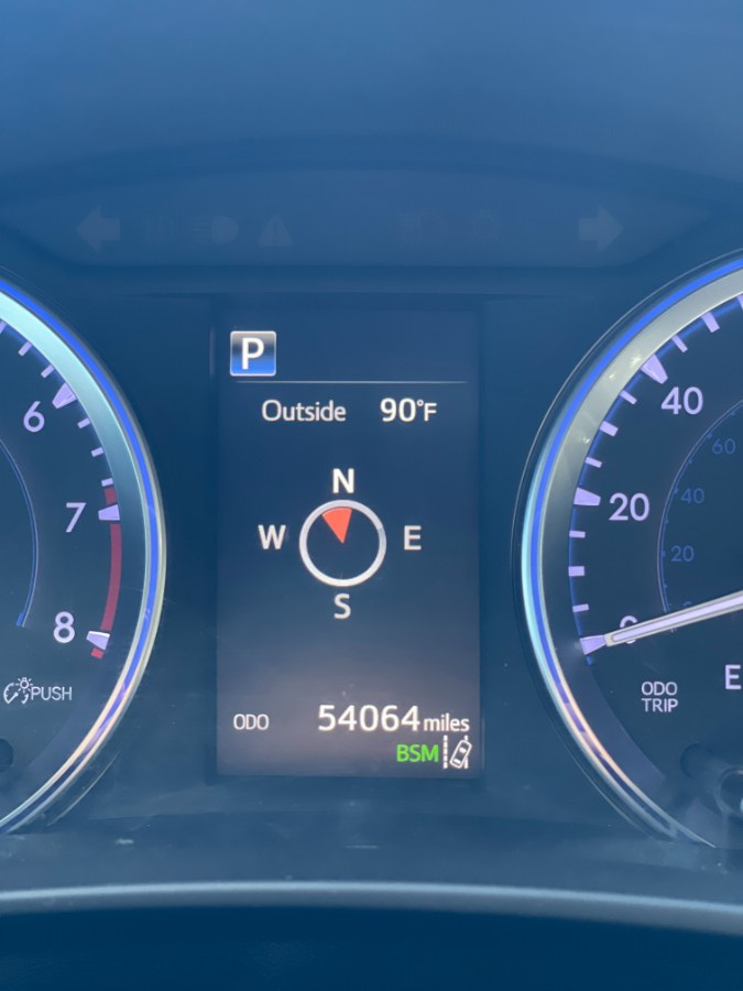 2019 Toyota Highlander XLE V6 AWD (Natl), available for sale in BROOKLYN, New York | Deals on Wheels International Auto. BROOKLYN, New York 2019 Toyota Highlander XLE V6 AWD (Natl), available for sale in BROOKLYN, New York | Deals on Wheels International Auto. BROOKLYN, New York