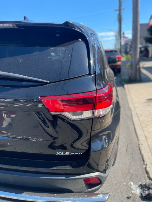 2019 Toyota Highlander XLE V6 AWD (Natl), available for sale in BROOKLYN, New York | Deals on Wheels International Auto. BROOKLYN, New York 2019 Toyota Highlander XLE V6 AWD (Natl), available for sale in BROOKLYN, New York | Deals on Wheels International Auto. BROOKLYN, New York