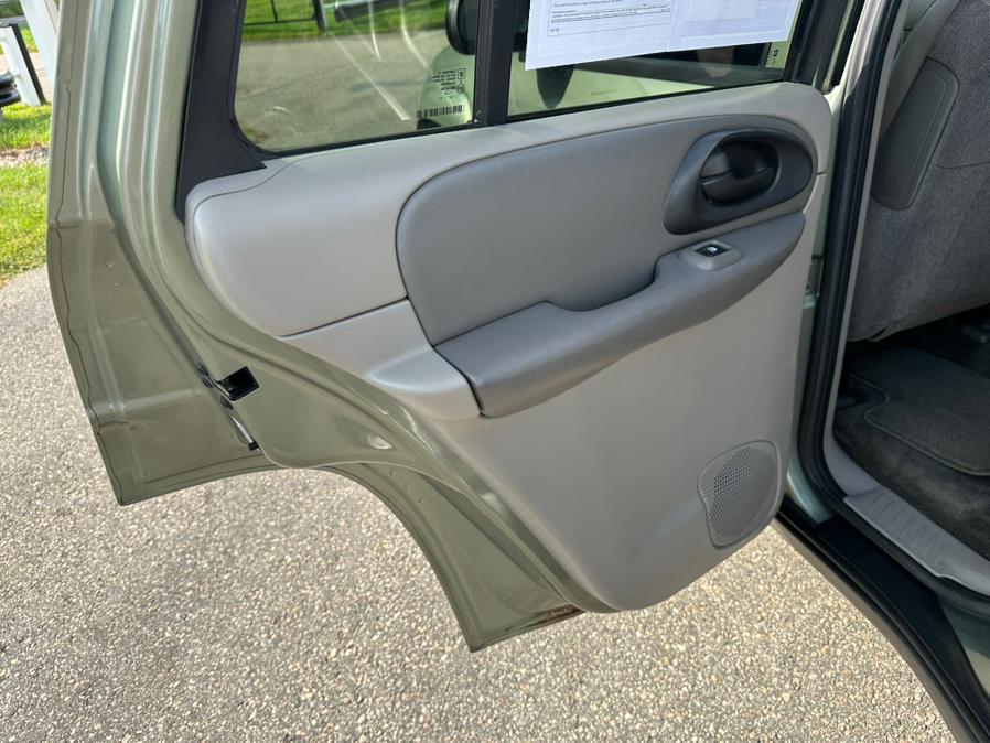 2004 Chevrolet TrailBlazer 4dr 4WD LT, available for sale in South Windsor, Connecticut | Mike And Tony Auto Sales, Inc. South Windsor, Connecticut 2004 Chevrolet TrailBlazer 4dr 4WD LT, available for sale in South Windsor, Connecticut | Mike And Tony Auto Sales, Inc. South Windsor, Connecticut
