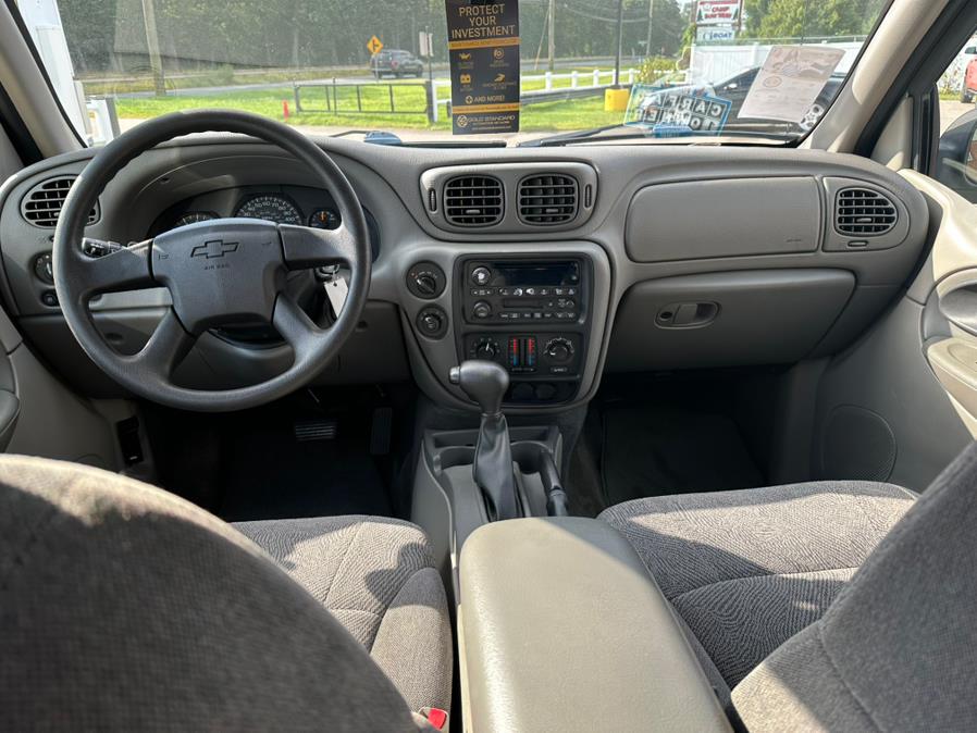 2004 Chevrolet TrailBlazer 4dr 4WD LT, available for sale in South Windsor, Connecticut | Mike And Tony Auto Sales, Inc. South Windsor, Connecticut 2004 Chevrolet TrailBlazer 4dr 4WD LT, available for sale in South Windsor, Connecticut | Mike And Tony Auto Sales, Inc. South Windsor, Connecticut