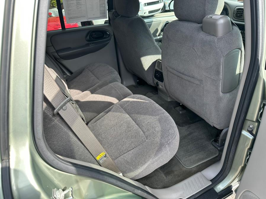 2004 Chevrolet TrailBlazer 4dr 4WD LT, available for sale in South Windsor, Connecticut | Mike And Tony Auto Sales, Inc. South Windsor, Connecticut 2004 Chevrolet TrailBlazer 4dr 4WD LT, available for sale in South Windsor, Connecticut | Mike And Tony Auto Sales, Inc. South Windsor, Connecticut