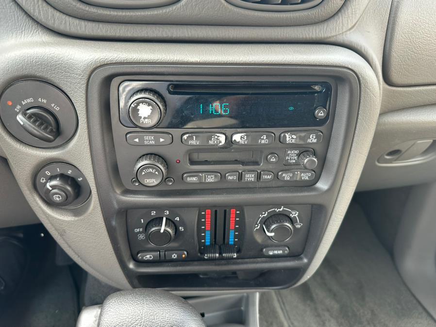 2004 Chevrolet TrailBlazer 4dr 4WD LT, available for sale in South Windsor, Connecticut | Mike And Tony Auto Sales, Inc. South Windsor, Connecticut 2004 Chevrolet TrailBlazer 4dr 4WD LT, available for sale in South Windsor, Connecticut | Mike And Tony Auto Sales, Inc. South Windsor, Connecticut