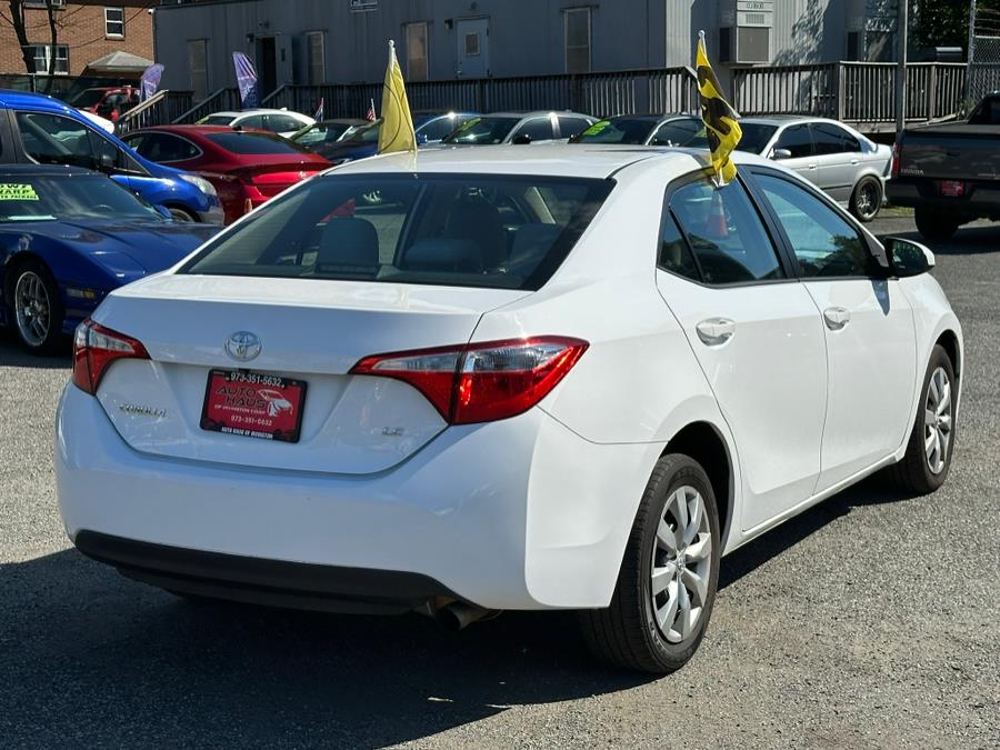 2015 Toyota Corolla LE photo 4