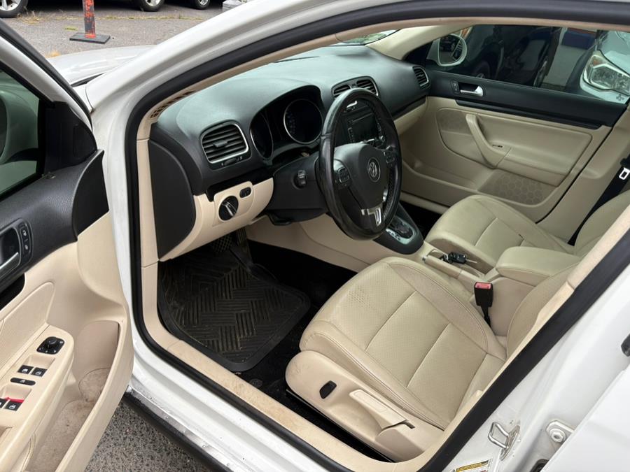 2011 Volkswagen Jetta SportWagen 4dr Auto SE PZEV, available for sale in East Windsor, Connecticut | CT Car Co LLC. East Windsor, Connecticut 2011 Volkswagen Jetta SportWagen 4dr Auto SE PZEV, available for sale in East Windsor, Connecticut | CT Car Co LLC. East Windsor, Connecticut