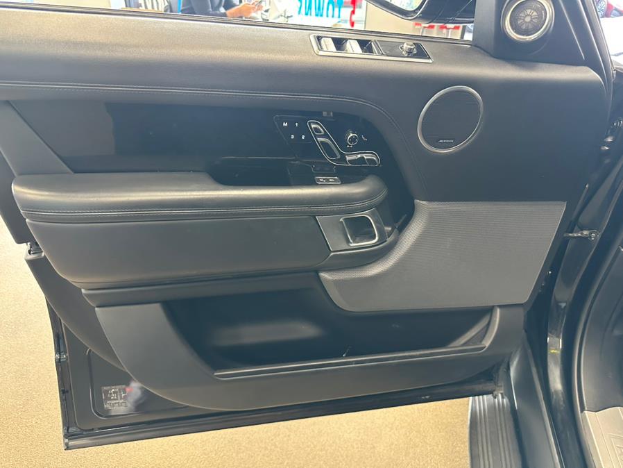 2018 Land Rover Range Rover V6 Supercharged HSE SWB, available for sale in Inwood, New York | 5 Towns Drive. Inwood, New York 2018 Land Rover Range Rover V6 Supercharged HSE SWB, available for sale in Inwood, New York | 5 Towns Drive. Inwood, New York