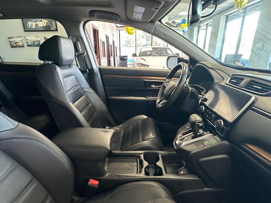2019 Honda CR-V EX-L 2WD, available for sale in Inwood, New York | 5 Towns Drive. Inwood, New York 2019 Honda CR-V EX-L 2WD, available for sale in Inwood, New York | 5 Towns Drive. Inwood, New York
