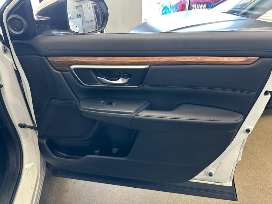 2019 Honda CR-V EX-L 2WD, available for sale in Inwood, New York | 5 Towns Drive. Inwood, New York 2019 Honda CR-V EX-L 2WD, available for sale in Inwood, New York | 5 Towns Drive. Inwood, New York