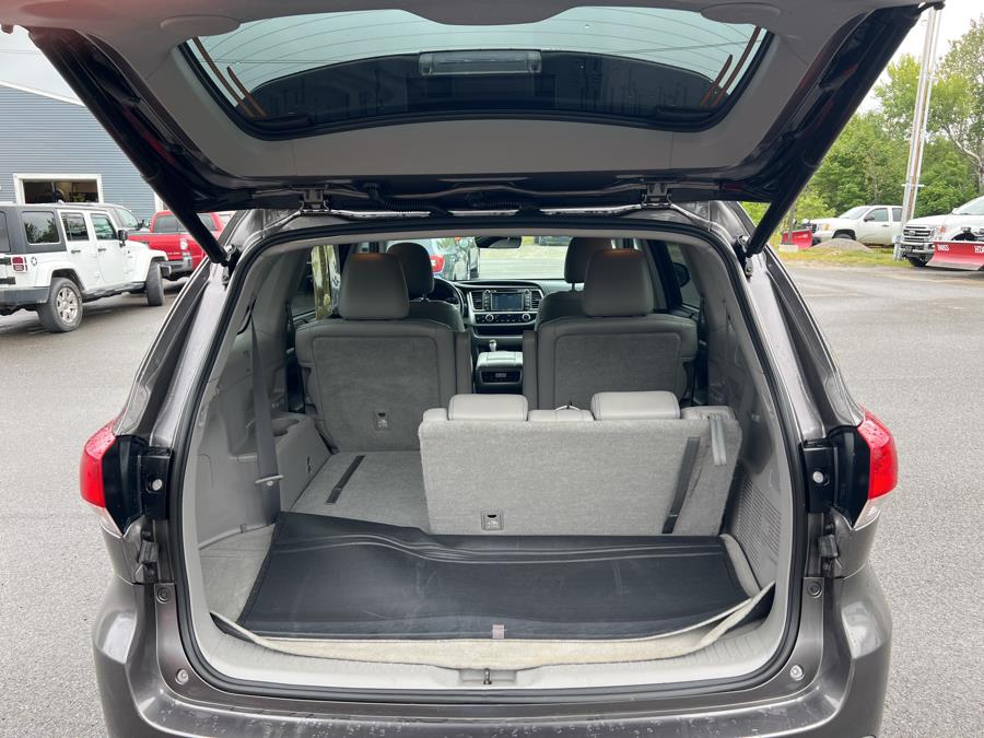 2017 Toyota Highlander Limited Platinum V6 AWD (Natl), available for sale in Bangor , Maine | Pray's Auto Sales . Bangor , Maine 2017 Toyota Highlander Limited Platinum V6 AWD (Natl), available for sale in Bangor , Maine | Pray's Auto Sales . Bangor , Maine