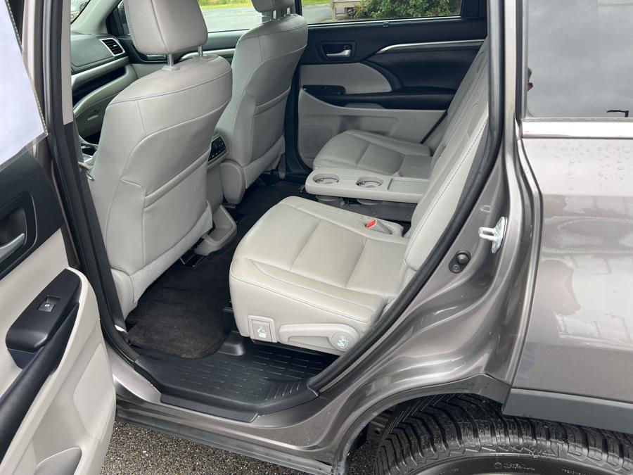 2017 Toyota Highlander Limited Platinum V6 AWD (Natl), available for sale in Bangor , Maine | Pray's Auto Sales . Bangor , Maine 2017 Toyota Highlander Limited Platinum V6 AWD (Natl), available for sale in Bangor , Maine | Pray's Auto Sales . Bangor , Maine
