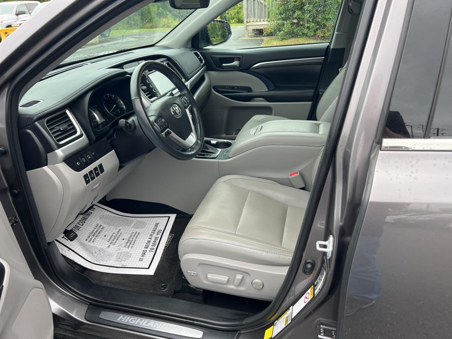 2017 Toyota Highlander Limited Platinum V6 AWD (Natl), available for sale in Bangor , Maine | Pray's Auto Sales . Bangor , Maine 2017 Toyota Highlander Limited Platinum V6 AWD (Natl), available for sale in Bangor , Maine | Pray's Auto Sales . Bangor , Maine