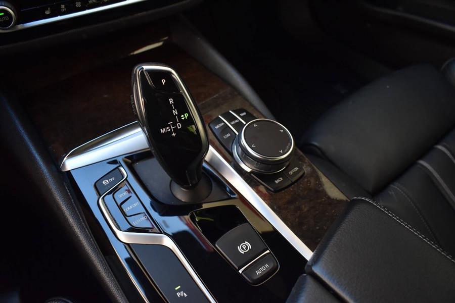 2019 BMW 5 Series 530i xDrive AWD 4dr Sedan, available for sale in Great Neck, New York | Camy Cars. Great Neck, New York 2019 BMW 5 Series 530i xDrive AWD 4dr Sedan, available for sale in Great Neck, New York | Camy Cars. Great Neck, New York