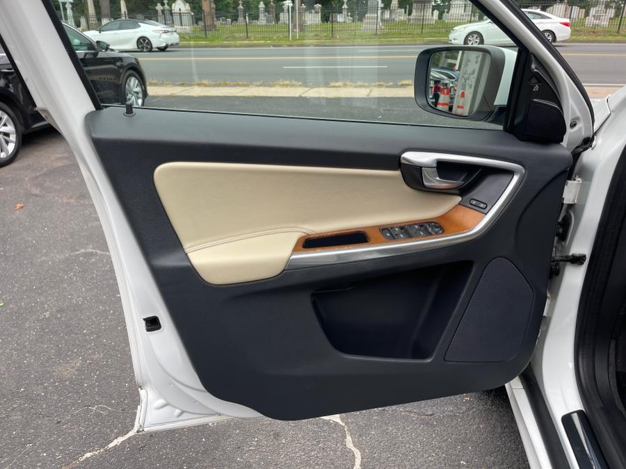 2016 Volvo XC60 AWD 4dr T5 Platinum, available for sale in Bloomfield, Connecticut | AXA Car Sales and Repair LLC. Bloomfield, Connecticut 2016 Volvo XC60 AWD 4dr T5 Platinum, available for sale in Bloomfield, Connecticut | AXA Car Sales and Repair LLC. Bloomfield, Connecticut