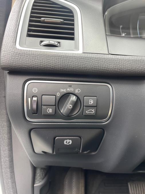 2016 Volvo XC60 AWD 4dr T5 Platinum, available for sale in Bloomfield, Connecticut | AXA Car Sales and Repair LLC. Bloomfield, Connecticut 2016 Volvo XC60 AWD 4dr T5 Platinum, available for sale in Bloomfield, Connecticut | AXA Car Sales and Repair LLC. Bloomfield, Connecticut