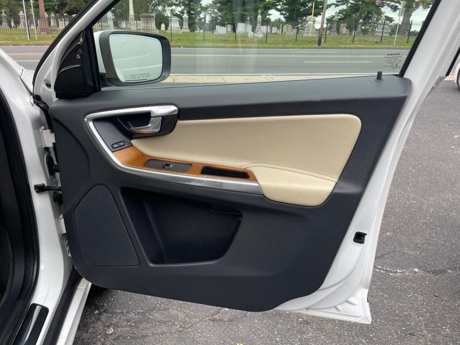 2016 Volvo XC60 AWD 4dr T5 Platinum, available for sale in Bloomfield, Connecticut | AXA Car Sales and Repair LLC. Bloomfield, Connecticut 2016 Volvo XC60 AWD 4dr T5 Platinum, available for sale in Bloomfield, Connecticut | AXA Car Sales and Repair LLC. Bloomfield, Connecticut