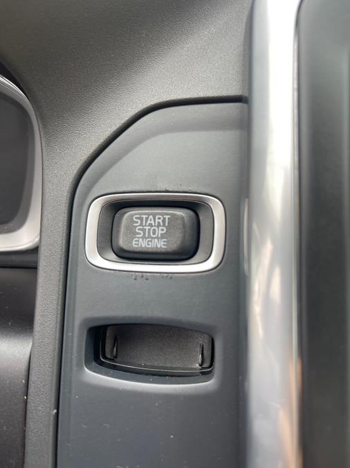 2016 Volvo XC60 AWD 4dr T5 Platinum, available for sale in Bloomfield, Connecticut | AXA Car Sales and Repair LLC. Bloomfield, Connecticut 2016 Volvo XC60 AWD 4dr T5 Platinum, available for sale in Bloomfield, Connecticut | AXA Car Sales and Repair LLC. Bloomfield, Connecticut