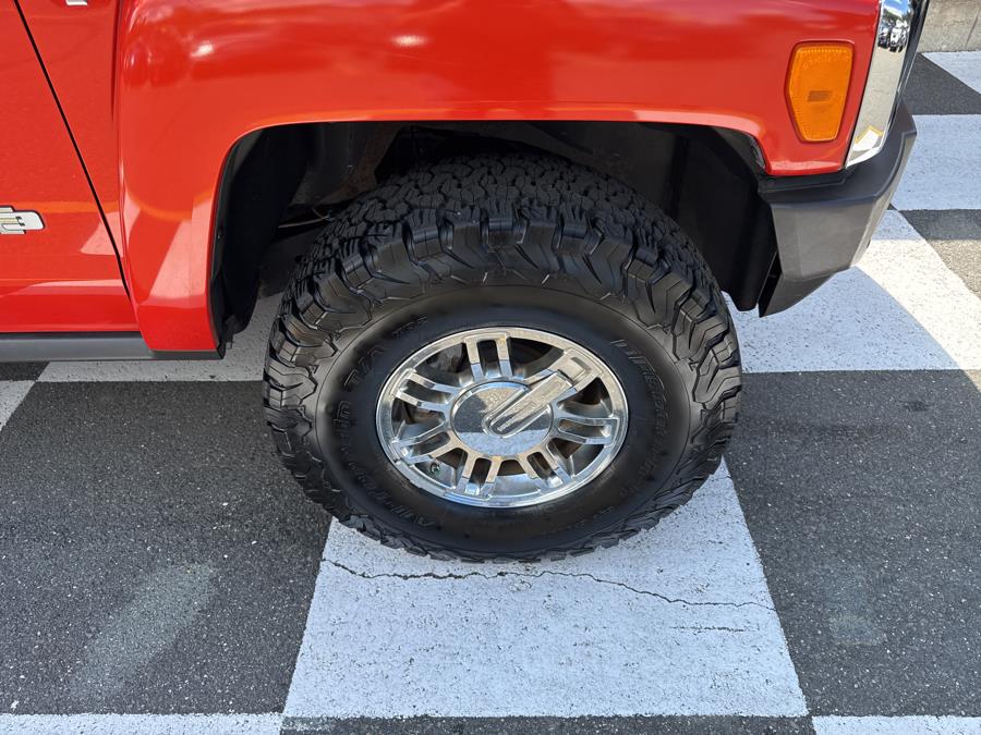2008 HUMMER H3 4WD 4dr SUV Alpha, available for sale in Waterbury, Connecticut | National Auto Brokers, Inc.. Waterbury, Connecticut 2008 HUMMER H3 4WD 4dr SUV Alpha, available for sale in Waterbury, Connecticut | National Auto Brokers, Inc.. Waterbury, Connecticut
