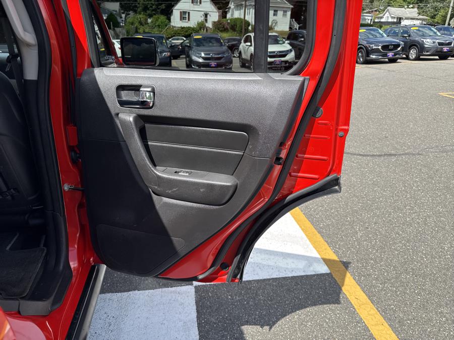 2008 HUMMER H3 4WD 4dr SUV Alpha, available for sale in Waterbury, Connecticut | National Auto Brokers, Inc.. Waterbury, Connecticut 2008 HUMMER H3 4WD 4dr SUV Alpha, available for sale in Waterbury, Connecticut | National Auto Brokers, Inc.. Waterbury, Connecticut