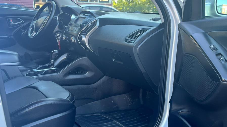 2014 Hyundai Tucson AWD 4dr SE PZEV, available for sale in Springfield, Massachusetts | Jordan Auto Sales Inc. Springfield, Massachusetts 2014 Hyundai Tucson AWD 4dr SE PZEV, available for sale in Springfield, Massachusetts | Jordan Auto Sales Inc. Springfield, Massachusetts