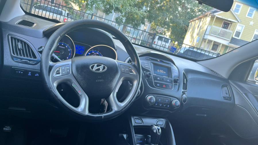 2014 Hyundai Tucson AWD 4dr SE PZEV, available for sale in Springfield, Massachusetts | Jordan Auto Sales Inc. Springfield, Massachusetts 2014 Hyundai Tucson AWD 4dr SE PZEV, available for sale in Springfield, Massachusetts | Jordan Auto Sales Inc. Springfield, Massachusetts