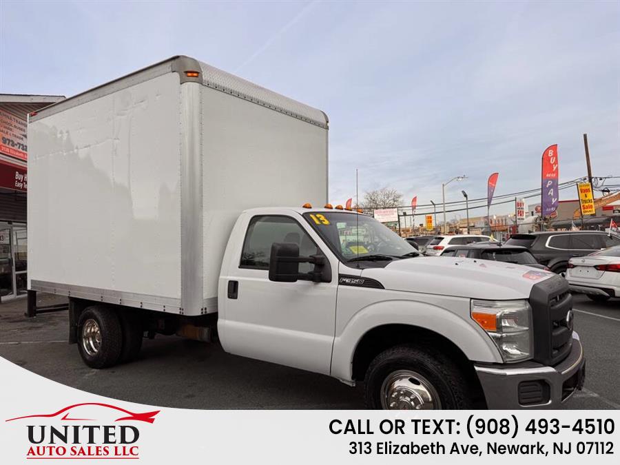 2013 Ford F-350 Super Duty Chassis Cab XL's photo