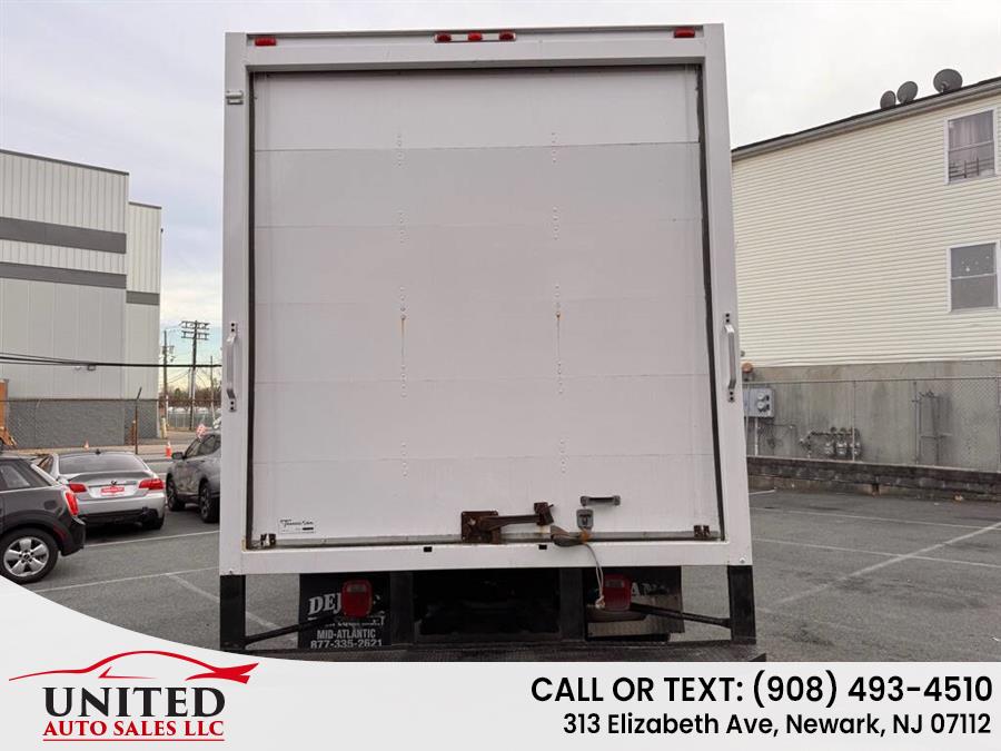 2013 Ford F-350 Super Duty Chassis Cab XL