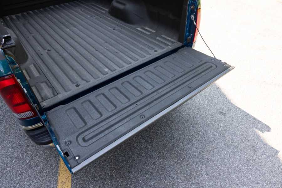 2000 Ford Super Duty F-250 Supercab 158" Lariat 4WD, available for sale in North Salem, New York | Meccanic Shop North Inc. North Salem, New York 2000 Ford Super Duty F-250 Supercab 158" Lariat 4WD, available for sale in North Salem, New York | Meccanic Shop North Inc. North Salem, New York