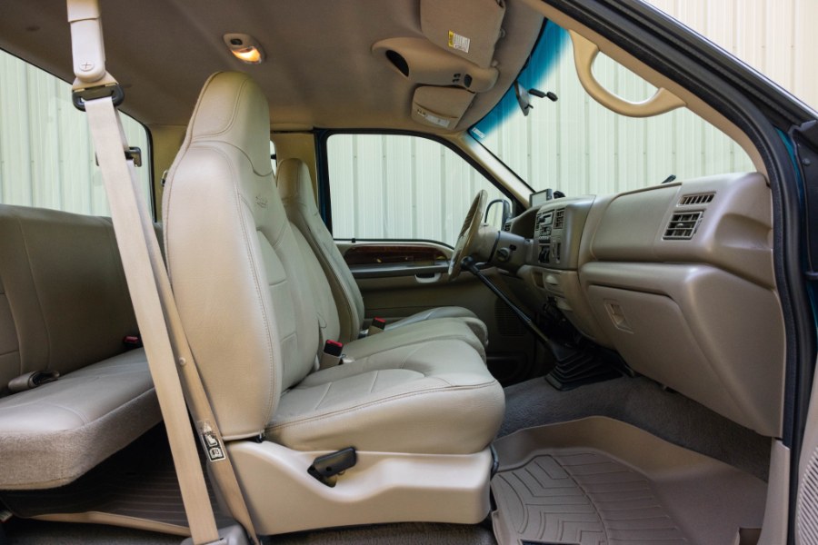 2000 Ford Super Duty F-250 Supercab 158" Lariat 4WD, available for sale in North Salem, New York | Meccanic Shop North Inc. North Salem, New York 2000 Ford Super Duty F-250 Supercab 158" Lariat 4WD, available for sale in North Salem, New York | Meccanic Shop North Inc. North Salem, New York