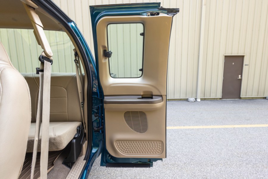 2000 Ford Super Duty F-250 Supercab 158" Lariat 4WD, available for sale in North Salem, New York | Meccanic Shop North Inc. North Salem, New York 2000 Ford Super Duty F-250 Supercab 158" Lariat 4WD, available for sale in North Salem, New York | Meccanic Shop North Inc. North Salem, New York