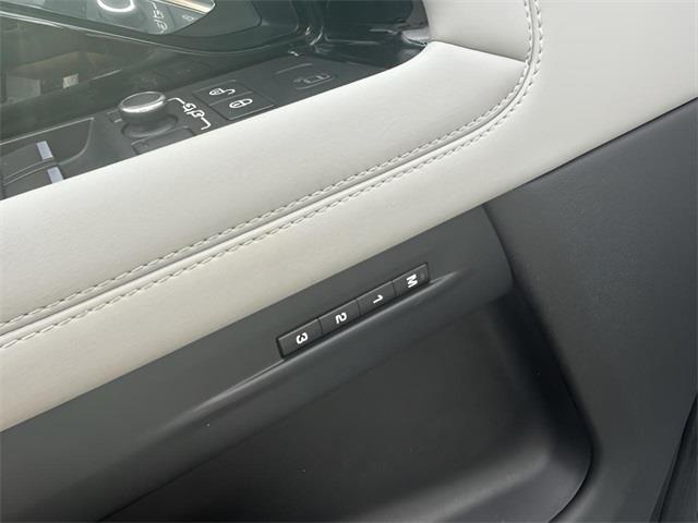 2020 Land Rover Range Rover Evoque SE, available for sale in Stratford, Connecticut | Wiz Leasing Inc. Stratford, Connecticut 2020 Land Rover Range Rover Evoque SE, available for sale in Stratford, Connecticut | Wiz Leasing Inc. Stratford, Connecticut