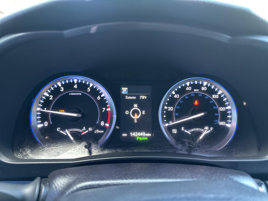 2017 Toyota Highlander Limited V6 AWD (Natl), available for sale in Milford, Connecticut | Dealertown Auto Wholesalers. Milford, Connecticut 2017 Toyota Highlander Limited V6 AWD (Natl), available for sale in Milford, Connecticut | Dealertown Auto Wholesalers. Milford, Connecticut