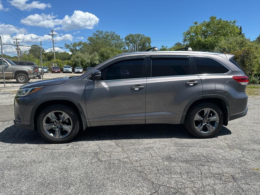 2017 Toyota Highlander Limited V6 AWD (Natl), available for sale in Milford, Connecticut | Dealertown Auto Wholesalers. Milford, Connecticut 2017 Toyota Highlander Limited V6 AWD (Natl), available for sale in Milford, Connecticut | Dealertown Auto Wholesalers. Milford, Connecticut