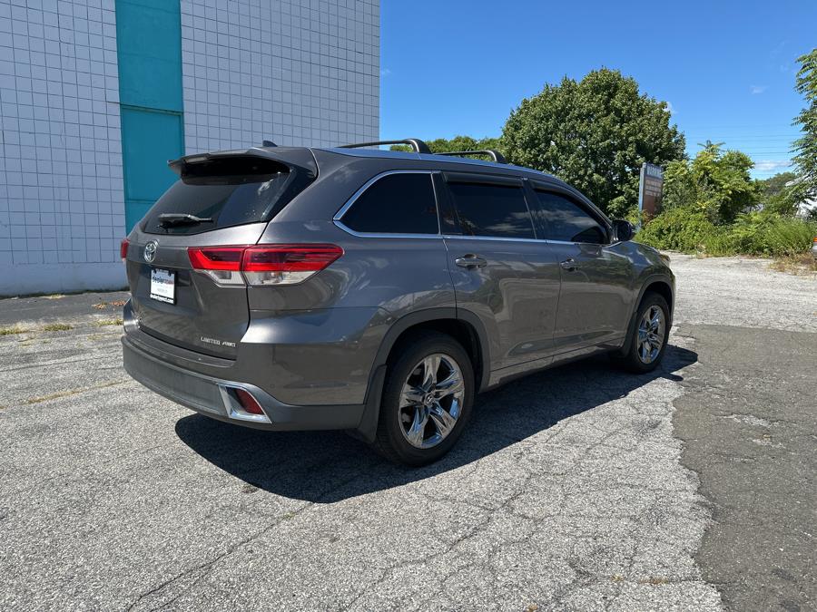 2017 Toyota Highlander Limited V6 AWD (Natl), available for sale in Milford, Connecticut | Dealertown Auto Wholesalers. Milford, Connecticut 2017 Toyota Highlander Limited V6 AWD (Natl), available for sale in Milford, Connecticut | Dealertown Auto Wholesalers. Milford, Connecticut