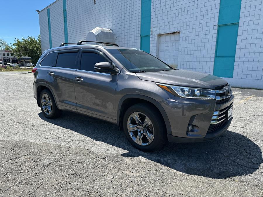 2017 Toyota Highlander Limited V6 AWD (Natl), available for sale in Milford, Connecticut | Dealertown Auto Wholesalers. Milford, Connecticut 2017 Toyota Highlander Limited V6 AWD (Natl), available for sale in Milford, Connecticut | Dealertown Auto Wholesalers. Milford, Connecticut