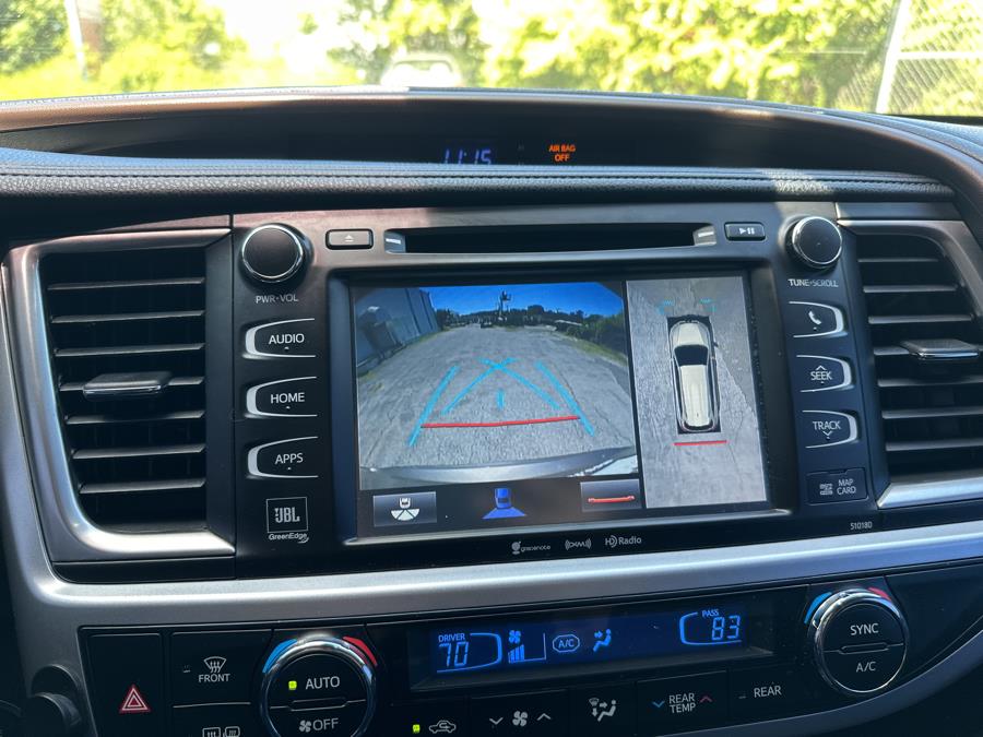 2017 Toyota Highlander Limited V6 AWD (Natl), available for sale in Milford, Connecticut | Dealertown Auto Wholesalers. Milford, Connecticut 2017 Toyota Highlander Limited V6 AWD (Natl), available for sale in Milford, Connecticut | Dealertown Auto Wholesalers. Milford, Connecticut