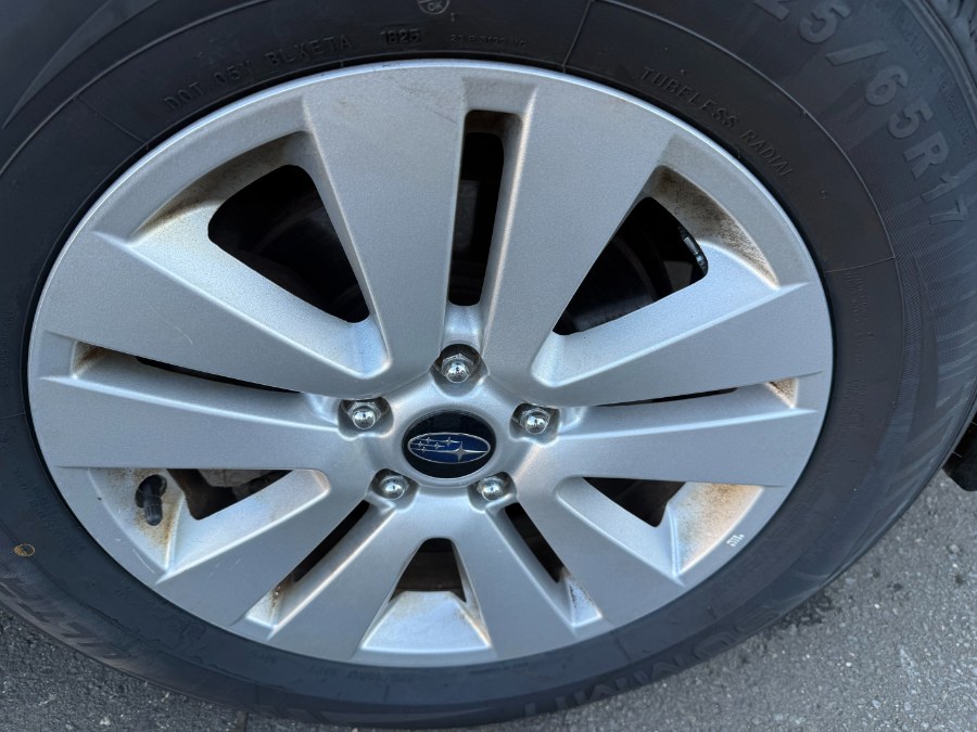 2015 Subaru Outback 4dr Wgn 2.5i Premium PZEV, available for sale in Bristol, Connecticut | Bristol Auto Center LLC. Bristol, Connecticut 2015 Subaru Outback 4dr Wgn 2.5i Premium PZEV, available for sale in Bristol, Connecticut | Bristol Auto Center LLC. Bristol, Connecticut