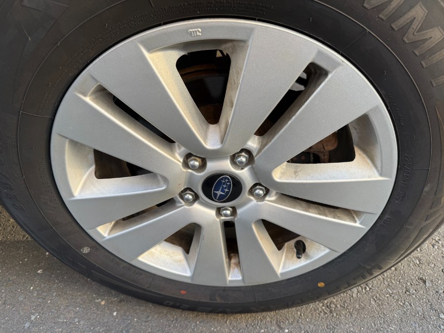 2015 Subaru Outback 4dr Wgn 2.5i Premium PZEV, available for sale in Bristol, Connecticut | Bristol Auto Center LLC. Bristol, Connecticut 2015 Subaru Outback 4dr Wgn 2.5i Premium PZEV, available for sale in Bristol, Connecticut | Bristol Auto Center LLC. Bristol, Connecticut