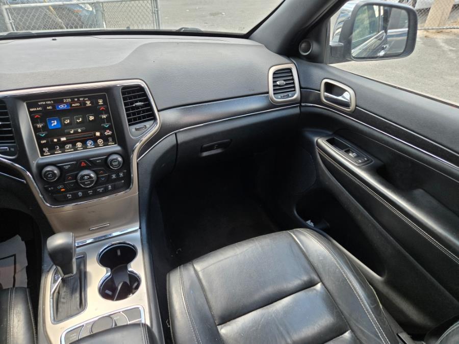 2016 Jeep Grand Cherokee 4WD 4dr Limited, available for sale in Temple Hills, Maryland | Temple Hills Used Car. Temple Hills, Maryland 2016 Jeep Grand Cherokee 4WD 4dr Limited, available for sale in Temple Hills, Maryland | Temple Hills Used Car. Temple Hills, Maryland