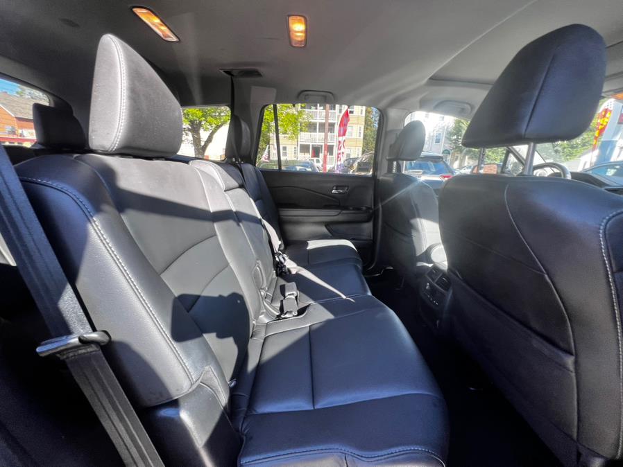 2021 Honda Pilot Special Edition AWD, available for sale in Worcester, Massachusetts | Sophia's Auto Sales Inc. Worcester, Massachusetts 2021 Honda Pilot Special Edition AWD, available for sale in Worcester, Massachusetts | Sophia's Auto Sales Inc. Worcester, Massachusetts