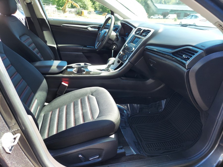 2016 Ford Fusion 4dr Sdn SE FWD, available for sale in East Windsor, Connecticut | United Auto Sales of E Windsor, Inc. East Windsor, Connecticut 2016 Ford Fusion 4dr Sdn SE FWD, available for sale in East Windsor, Connecticut | United Auto Sales of E Windsor, Inc. East Windsor, Connecticut