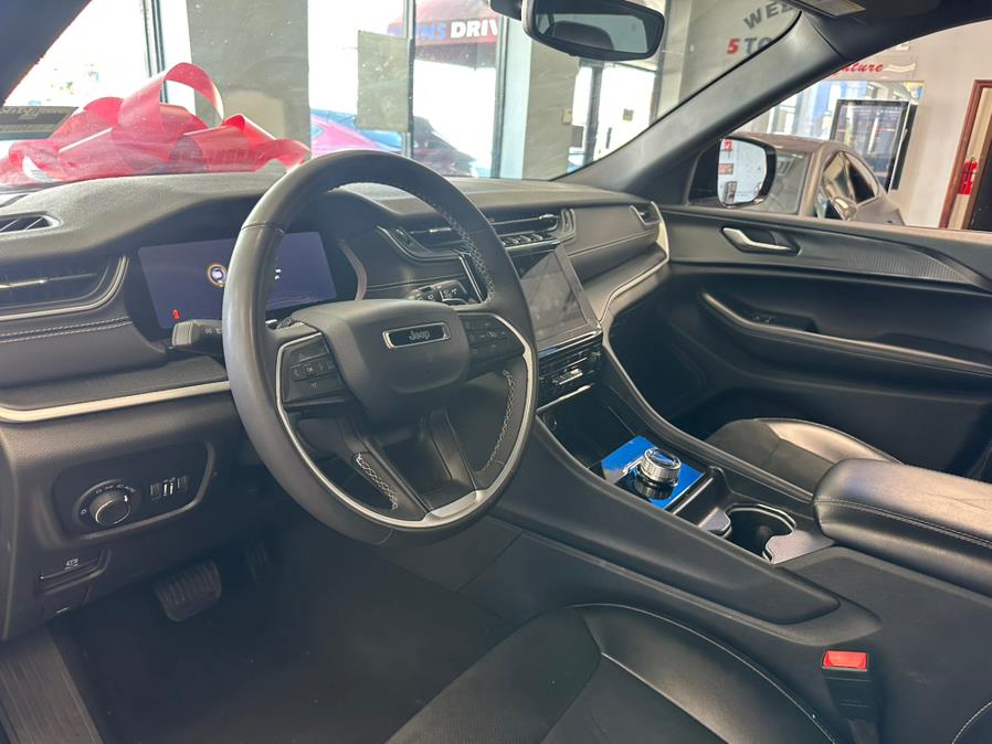 2024 Jeep Grand Cherokee L Altitude 4x4, available for sale in Inwood, New York | 5 Towns Drive. Inwood, New York 2024 Jeep Grand Cherokee L Altitude 4x4, available for sale in Inwood, New York | 5 Towns Drive. Inwood, New York