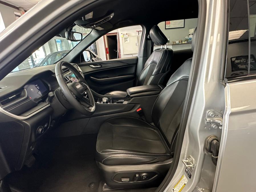 2024 Jeep Grand Cherokee L Altitude 4x4, available for sale in Inwood, New York | 5 Towns Drive. Inwood, New York 2024 Jeep Grand Cherokee L Altitude 4x4, available for sale in Inwood, New York | 5 Towns Drive. Inwood, New York